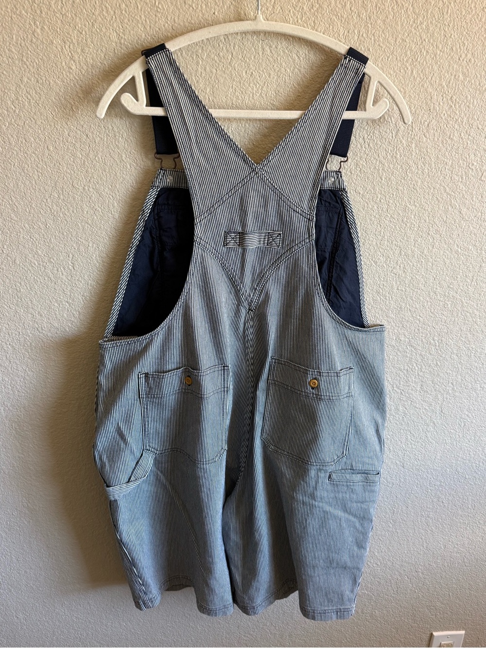 Duluth Trading Co Short Overalls Denim Blue & White Striped Utility Size XL - Picture 6 of 8